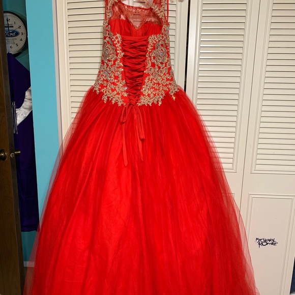 Prom dress - Picture 4 of 8